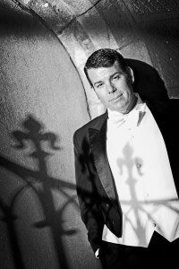 Tenor Marco Panuccio sings "O Holy Night"