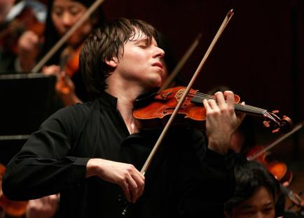 Bell Joshua Perf shot_PC Chris Lee